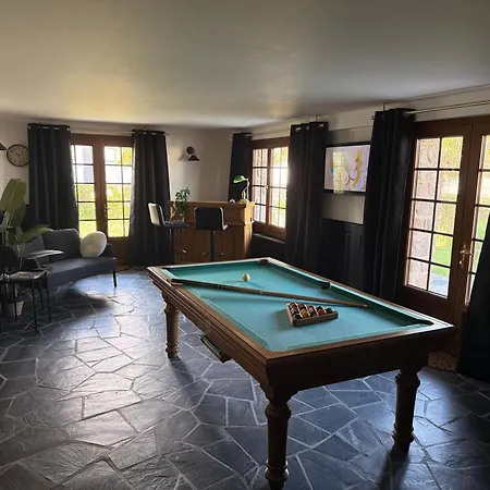 Villa à 150m De La *
